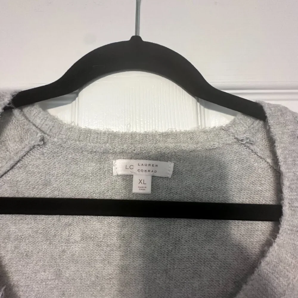 LC Lauren Conrad Gray Oversized V-Neck Sweater Size XL - Picture 2 of 8